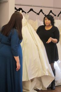 curvy-brides-zoe-02
